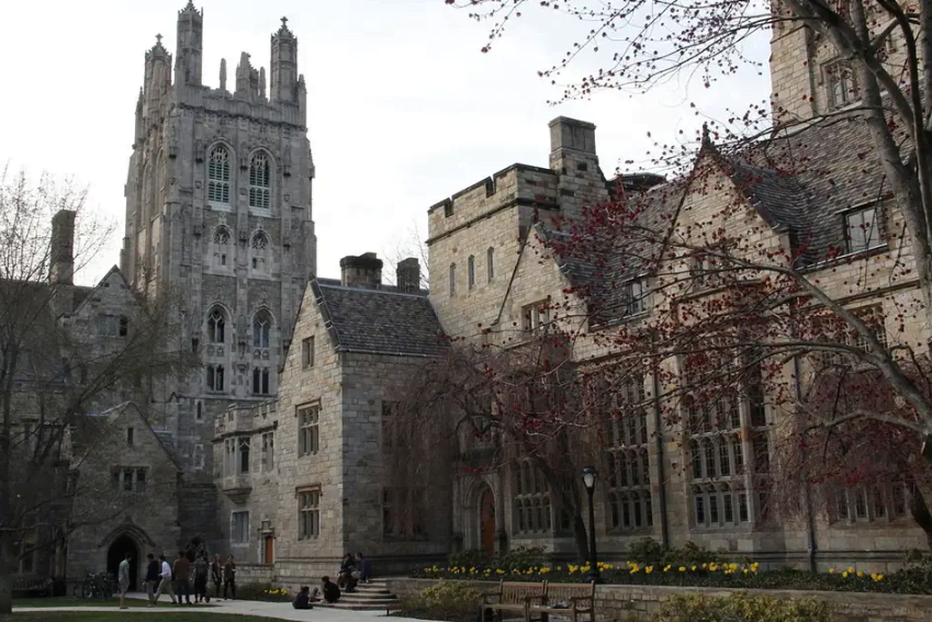 MediumSized Universities Exploring Benefits For Your Education And