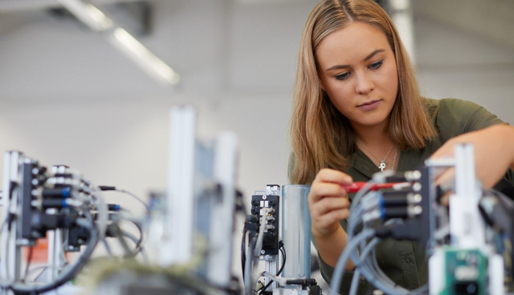 Top 10 Highest Paying Engineering Jobs & Salaries Of 2024 - College US