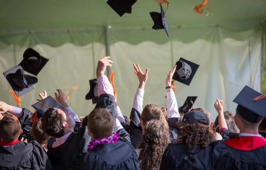 College Transfer Scholarships: Funding Opportunities for Transfer Students Qualifying for College Transfer Scholarships